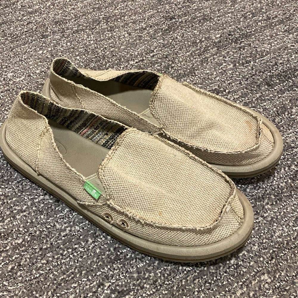 Sanuk sandal shoes size 8